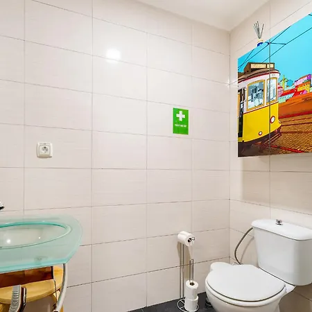 Whome Experience Like A Local In Alfama * Lizbona
